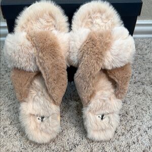 Corkys Snuggle 10 Womens Faux Fur Criss Cross Slide Slippers Tan Cream